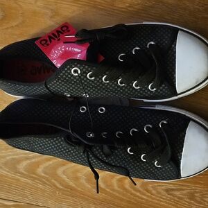 NEW Aviva Black Sneakers Size 9